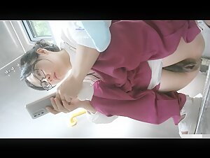 路边公园女厕所全景偷拍5位美女嘘嘘 各种美鲍完美展示